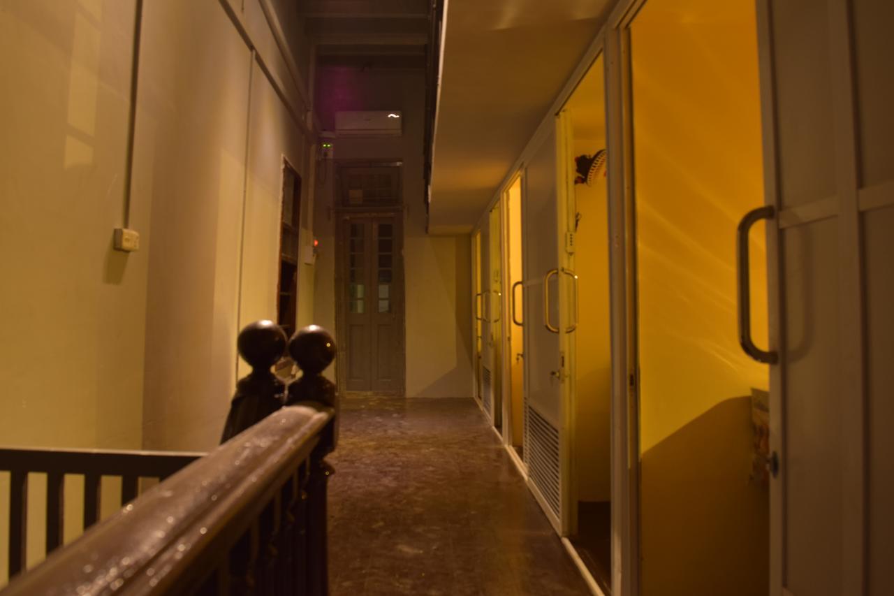21 Hostel Rangoon Buitenkant foto